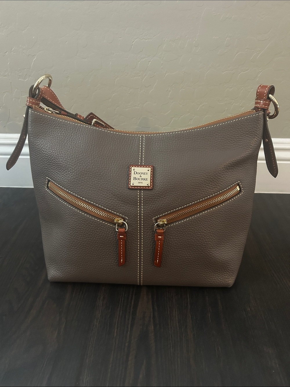Dooney&Bourke Pebble Grain Hobo Shoulder Bag